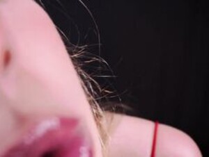 diddly asmr new years kiss