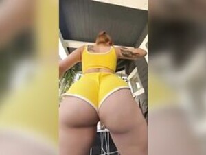 Emma Magnolia Twerk