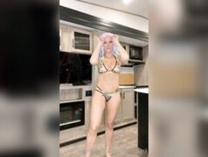 Vicky Stark Halloween Try On