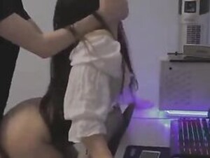 Girl fucked while on pc