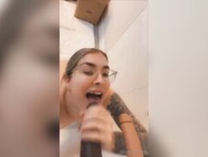 jen bretty multiple dildo blowjob