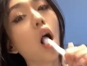 allecakes toothbrush