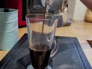 Lily_is_naked:Lily preparing her favorite drink.