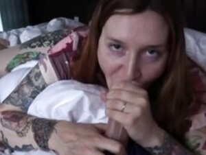 bettie bondage - A warm night in bed with mommy
