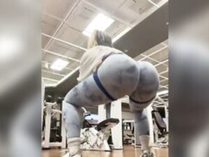 Danielle cooper pump