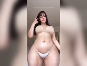 Ameliasocurvy