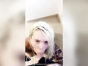 Jennifer Aboul La Rabbit mamando rico