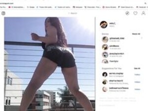 Jessy Taylor Twerking On Balcony