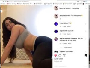 Jessy Taylor Twerking Fat Ass In Leggings on Instagram