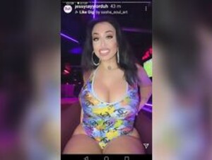 Jessy Taylor Showing Her Big Tits