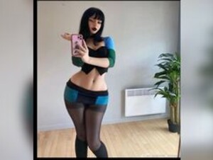 SUNNY RAE GIVING SLOPPY BLOWJOB