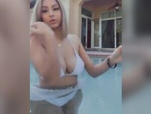 StaceyIsGold Leaked Video In Bikini
