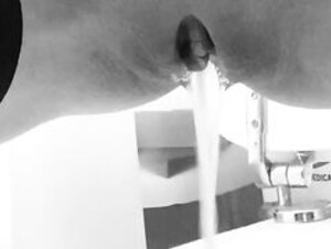 Helly pissing