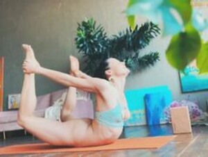 Cha Wild yoga without panties