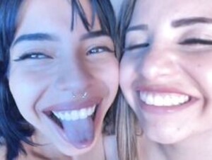 2 GIRLS TONGUE OUT AHEGAO