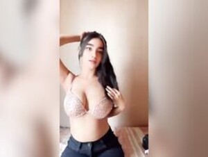 Radhika Saxena hot bra