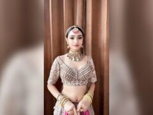 Radhika Saxena hot saree