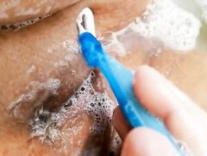 London Andrews Bath Time Stip and Pussy Shave