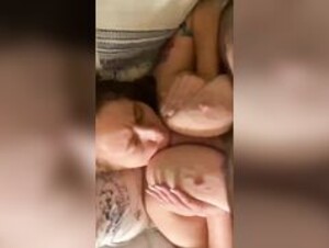 Big tits gives a blowjob