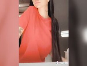 Bhad Bhabie Buss It Challenge