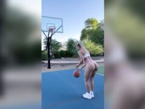Only modelz play ball