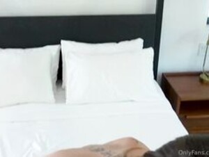 Bonnie Blue +Riley Reid 3SOME
