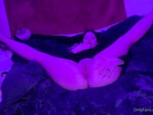 Dab of Halo - playing with her ass