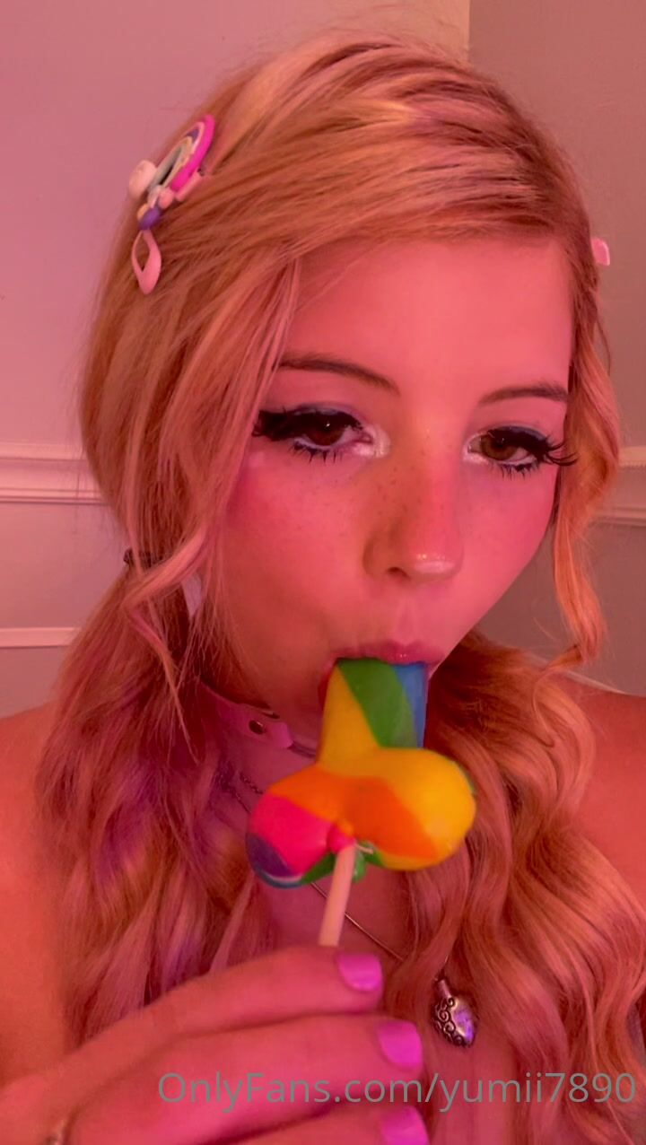 Sophia Unlocked Sucks A Lollipop