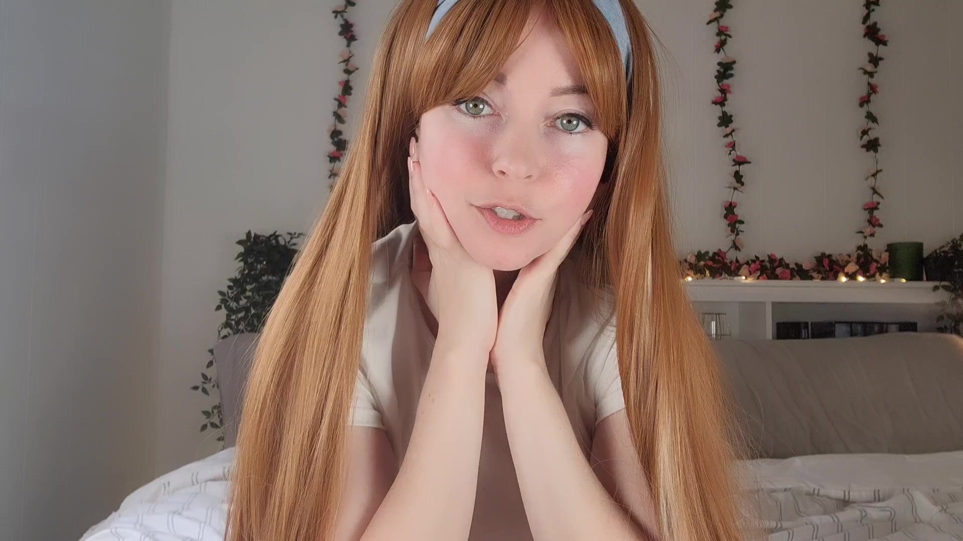 TheTinyFeetTreat Seduces Her Stepdad With Her Feet