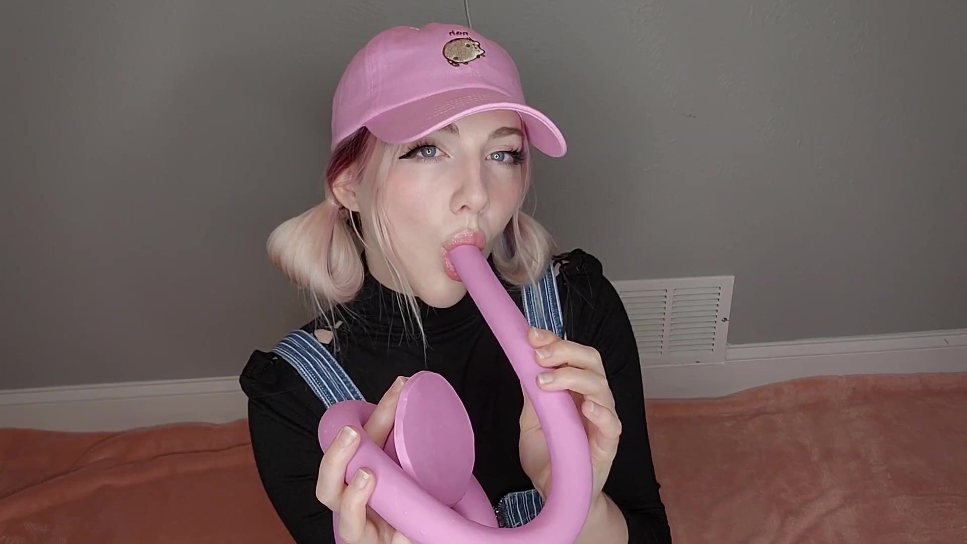 Miss Princess Kay Sucking Her Tentacle Dildo