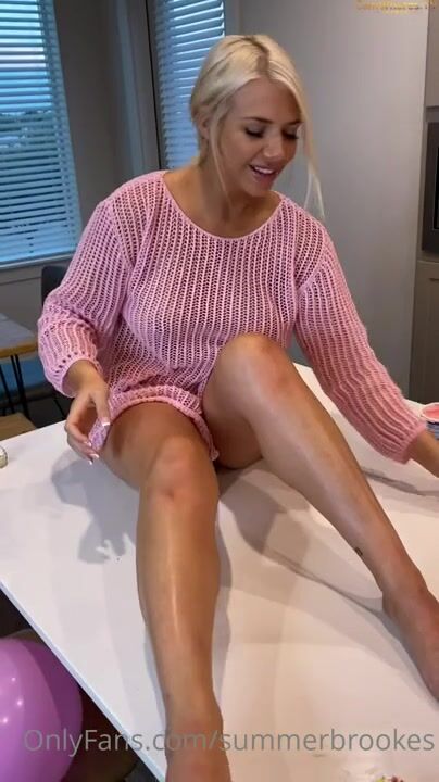 Summer Brookes With Cake Cream On Her Butt