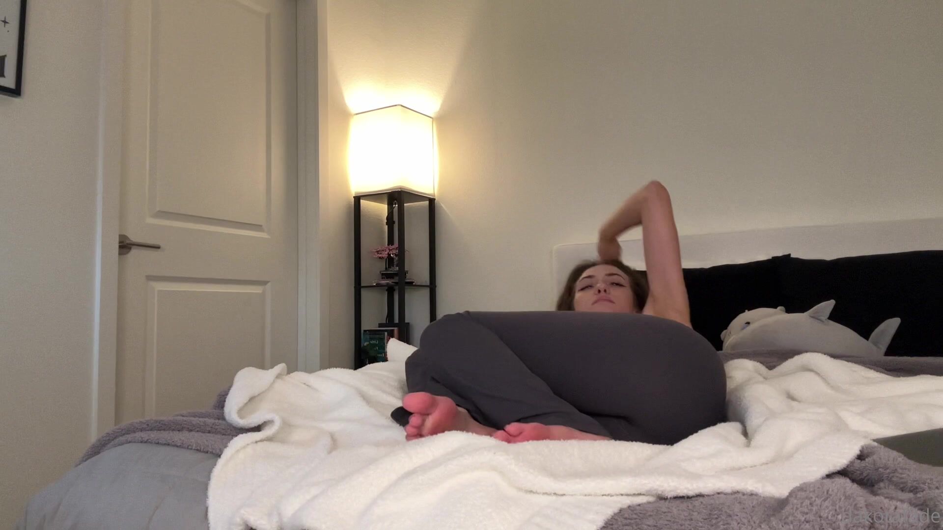 Dakota Fade Gives A Blowjob To A Dildo