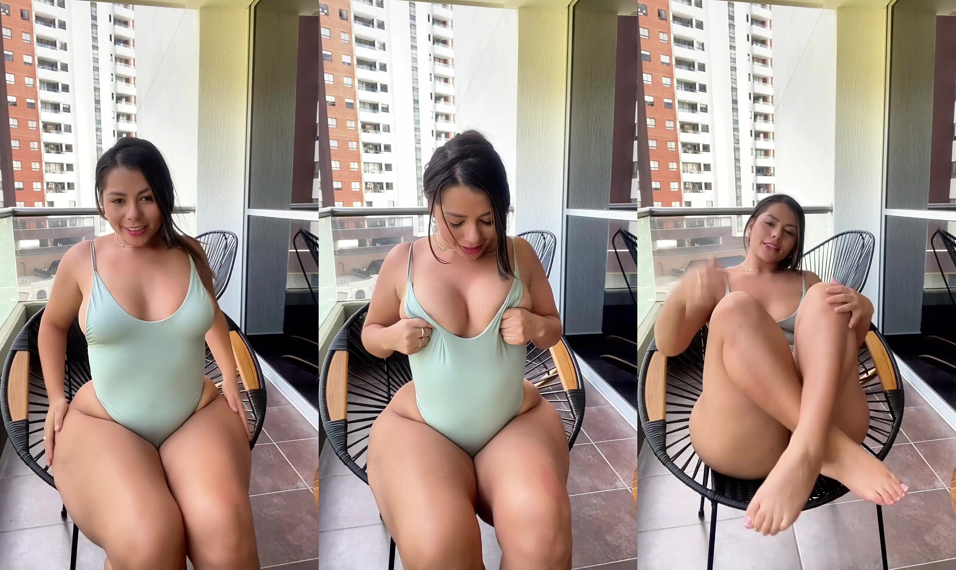 Bigbuttsapphire Shows Off Her Hot Curvy Body In Tight Swimsuit