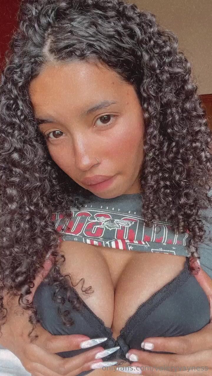 Squeezing Valeryvayness' Lovely Tits