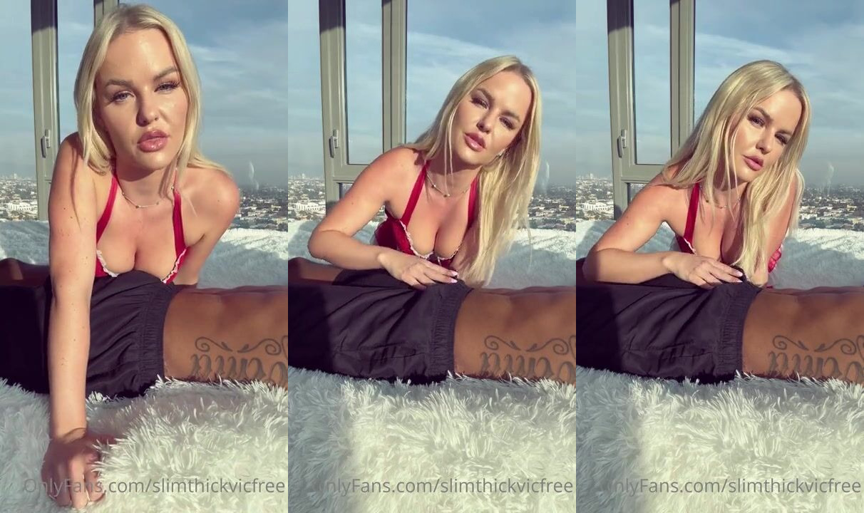 Slimthick Vic Sucking Cock Like A Lollipop