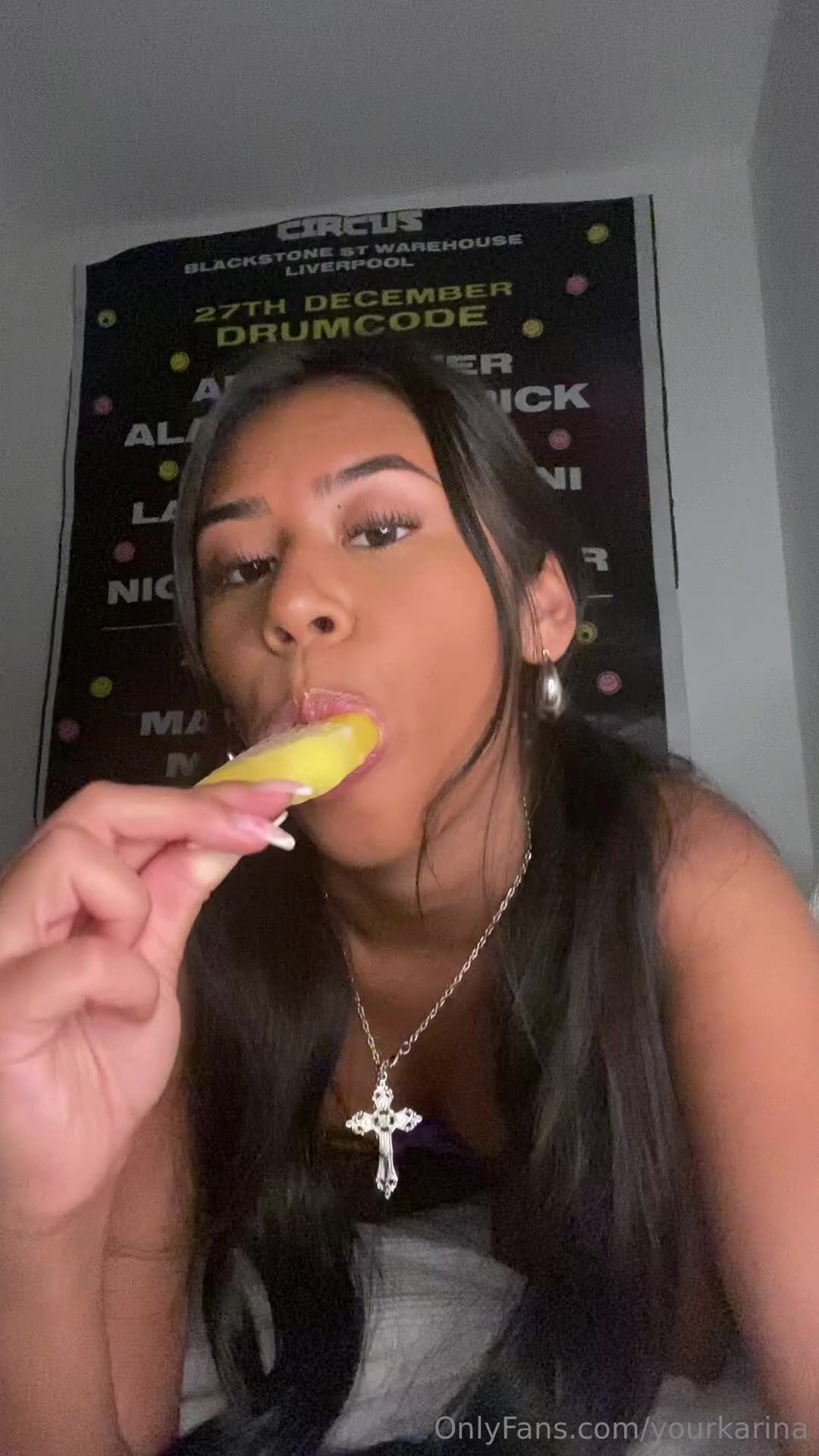 Yourkarina Sucks Her Ice Cream Like A Cock
