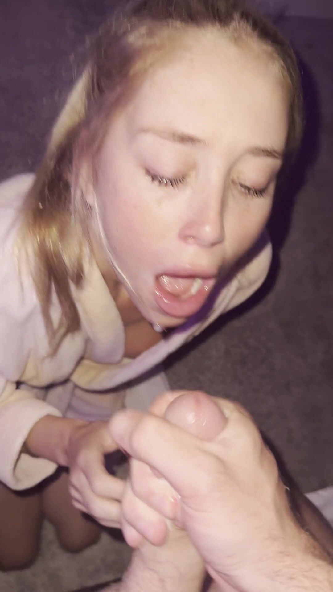 Strawberryshan Gets Facial After Blowjob