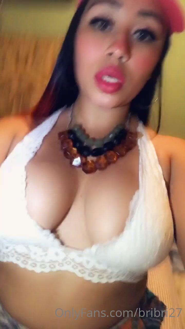 Bribri27 Bounces And Jiggles Her Tits