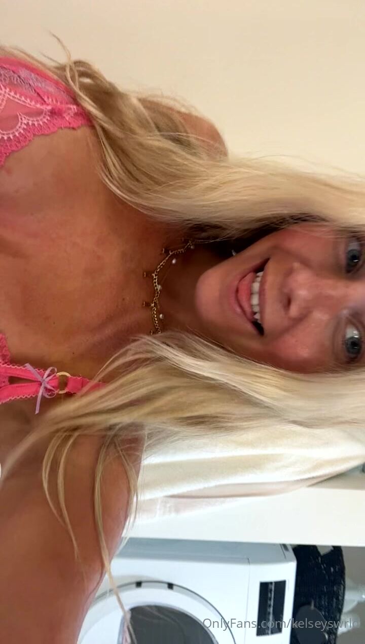 Kelseyswrld's Tits And Ass Tease