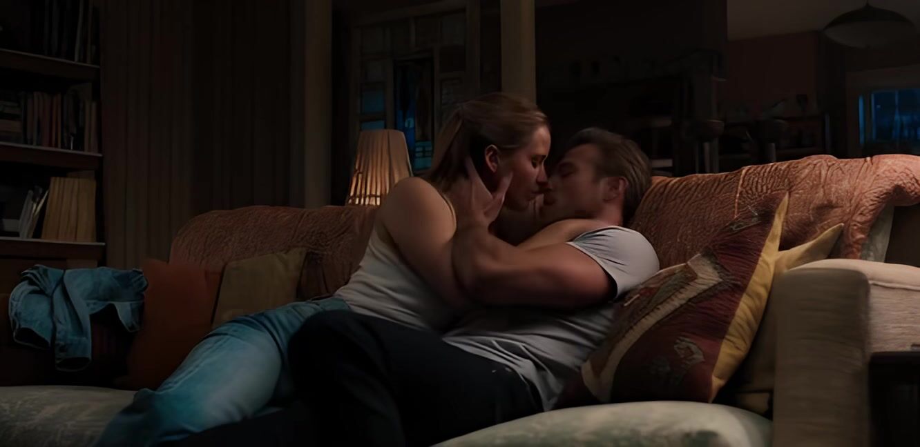 Jennifer Lawrence Couch Kissing Scene