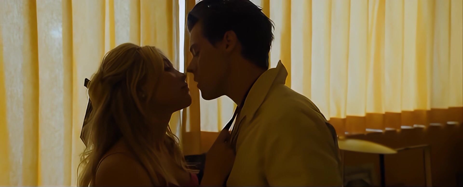 Florence Pugh Gets Fingered By Harry Styles