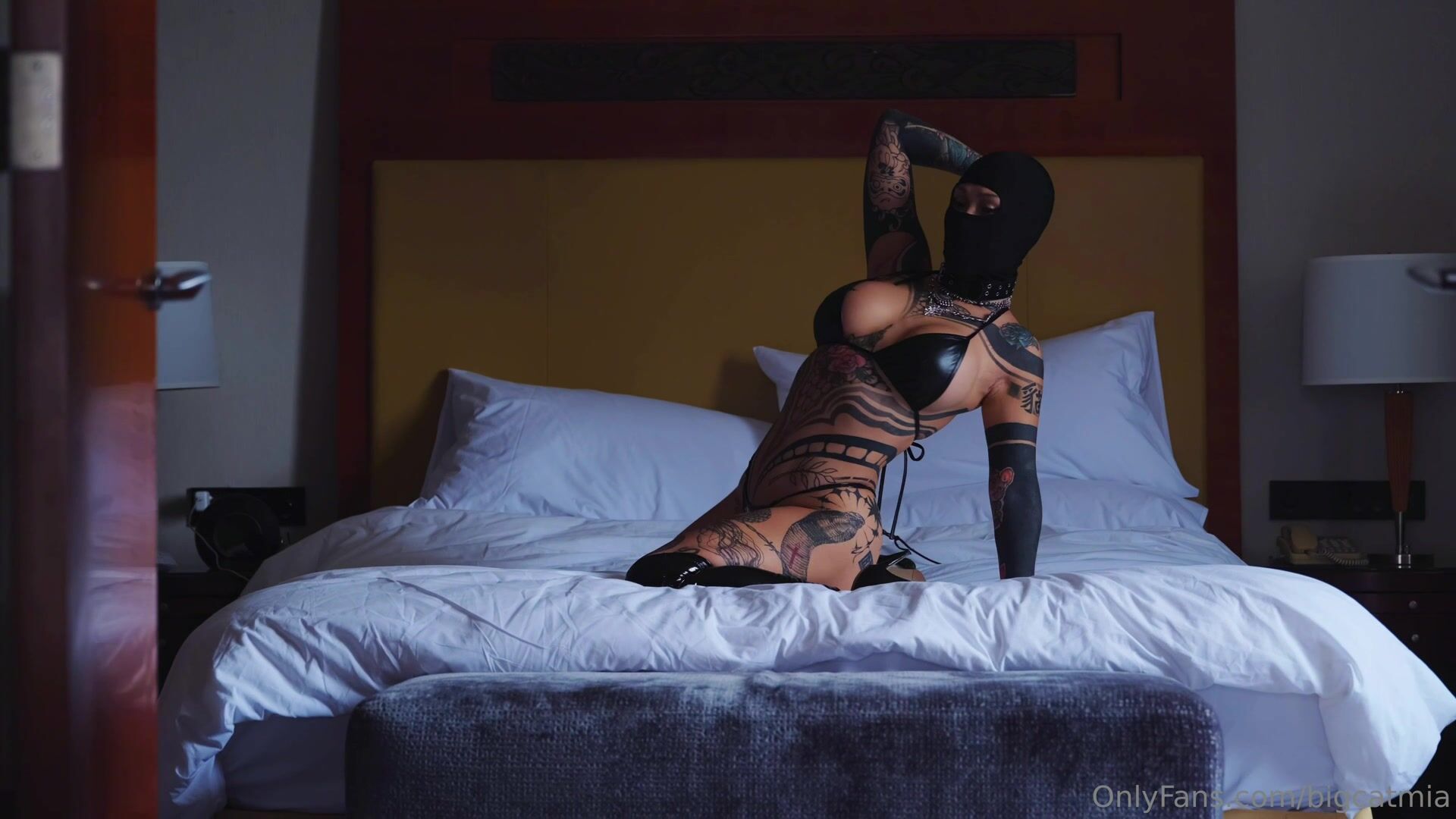 Bigcatmia Flaunts Her Hot Asian Body