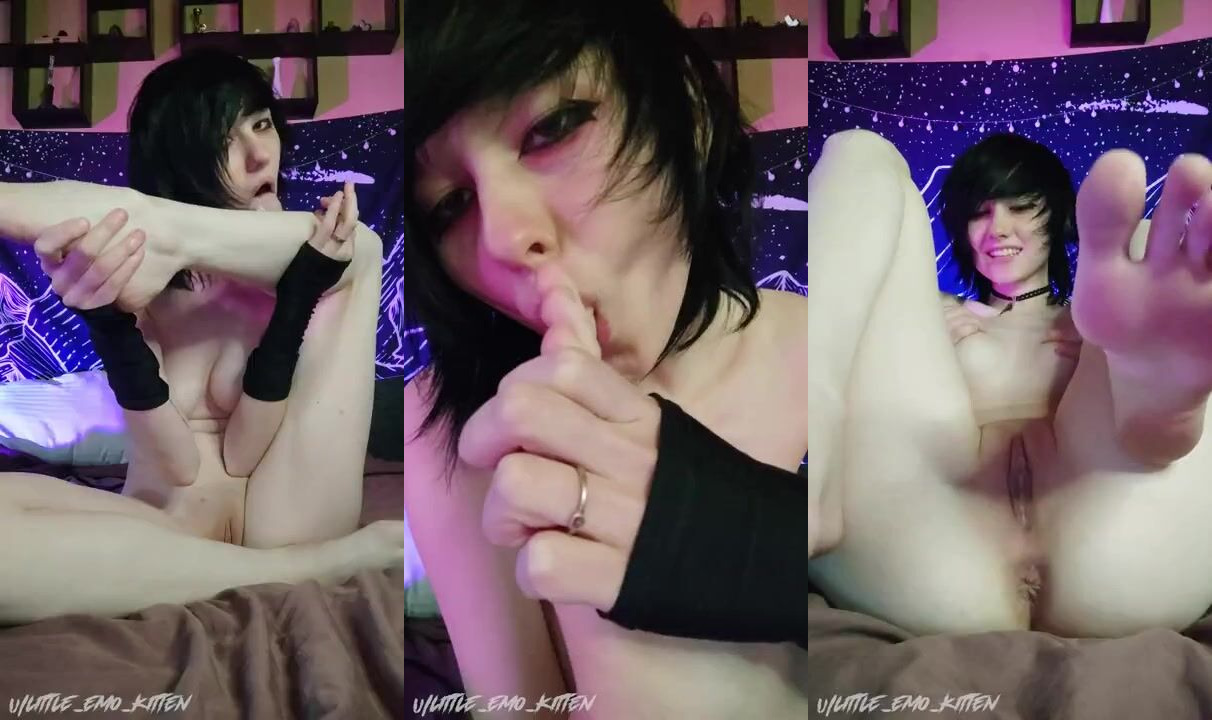 Little Emo Kitten Sucks Her Pretty Toes