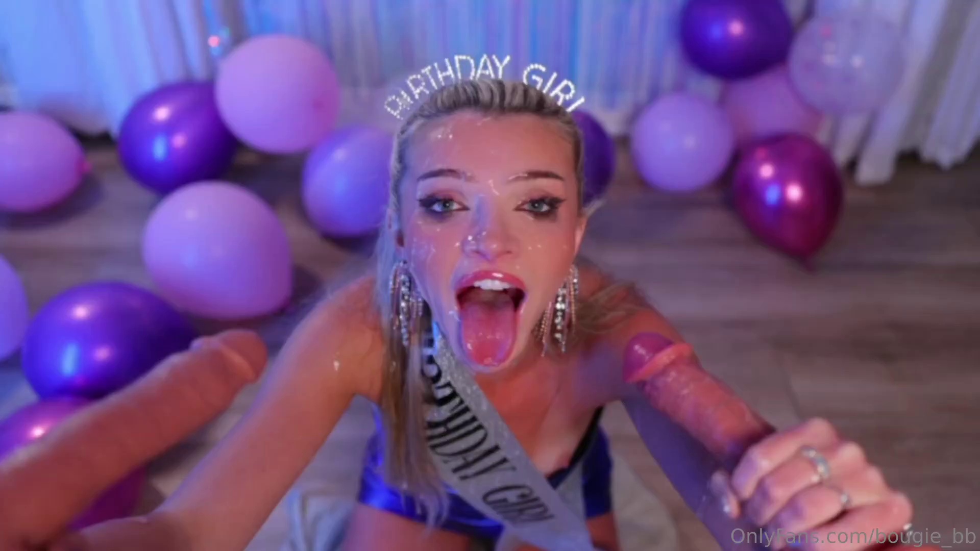 Bougie_Bb Plays With Her Dildos On Her Birthday