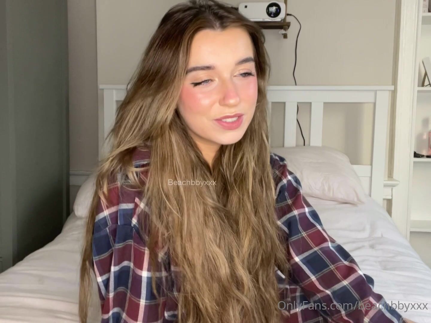 Daisydrewuk Fucks Her Wet Pussy With A Dildo