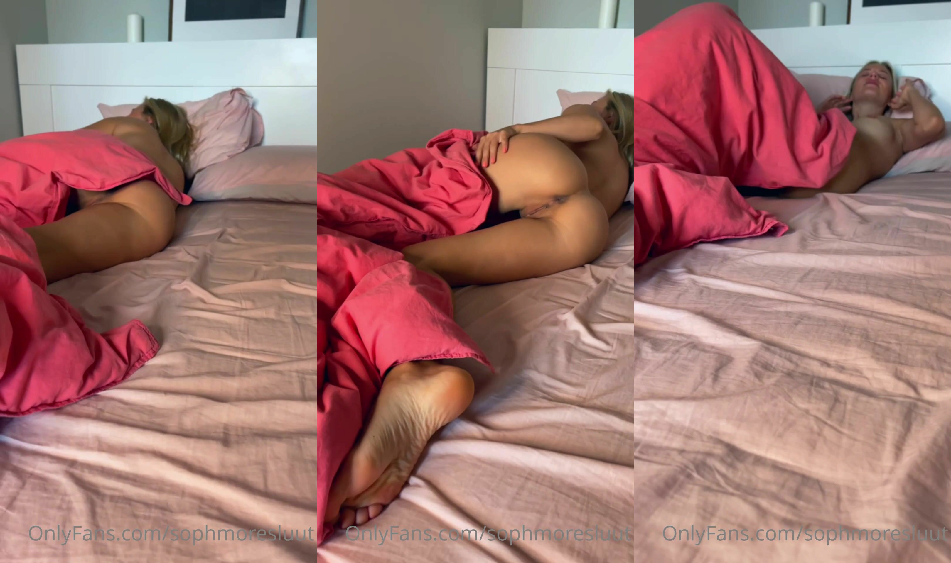Ana Knoxx Wakes Up And Has Sex In The Living Room
